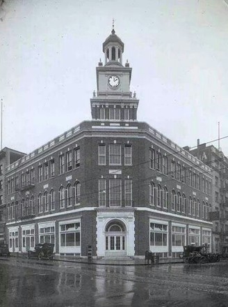 The Telegram Building during its time as the headquarters of the Portland Telegram. 