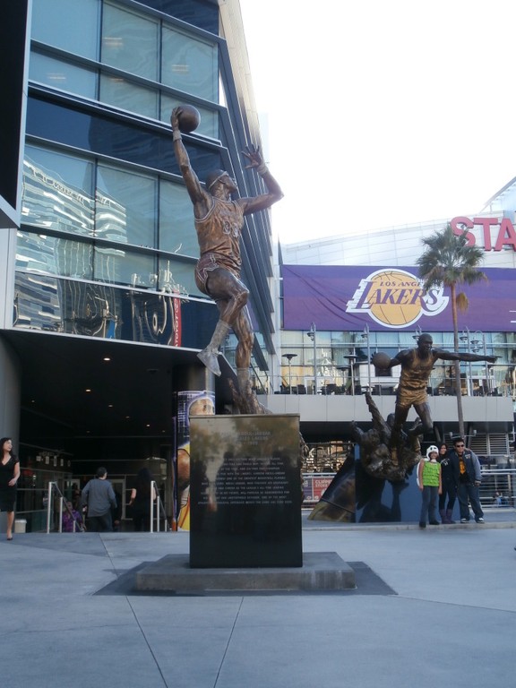 This statue of Kareem Abdul-Jabbar can be found near the main entrance of the Staples Center alongside other Lakers greats. 