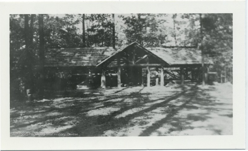 Overlook Trading Post building ca. 1936 - 1980. Note the open-air front section