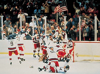 1980 US hockey team celebrating the victory over the USSR
