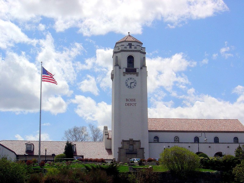 The Boise Depot was built in 1905 in the Spanish Colonial Revival style. Today it is used for weddings and other special events.