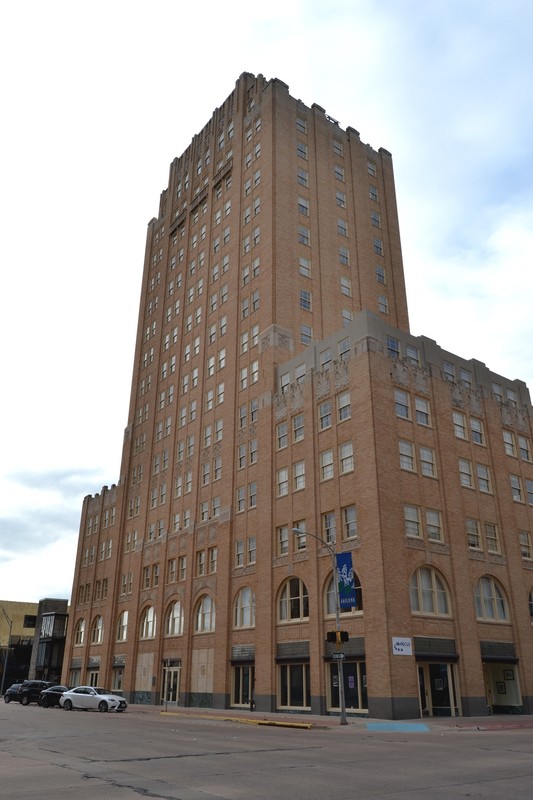 Hotel Wooten was built in 1930 and is today an apartment building.