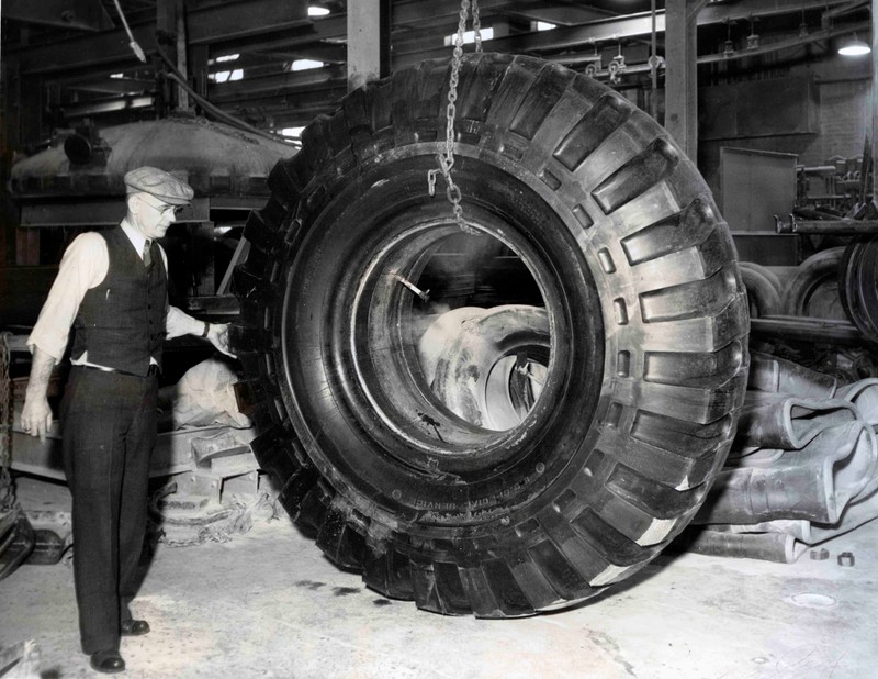 Christian Ehrhard with Special Service tire (1939)