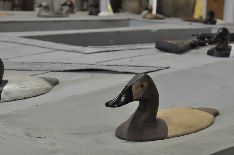 Double sinkbox, detail of wing decoy