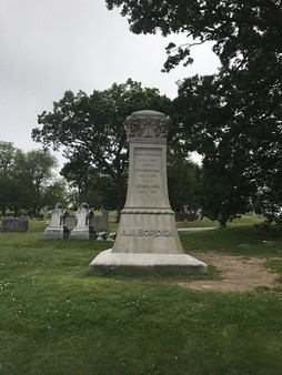 Borden Family Marker at the Oak Grove Cemetery (Courtesy of a post on Trip Advisor)