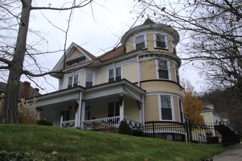 Dowler House, facing E from Warwood Avenue, taken Feb 2017, photo courtesy of Christina Rieth 