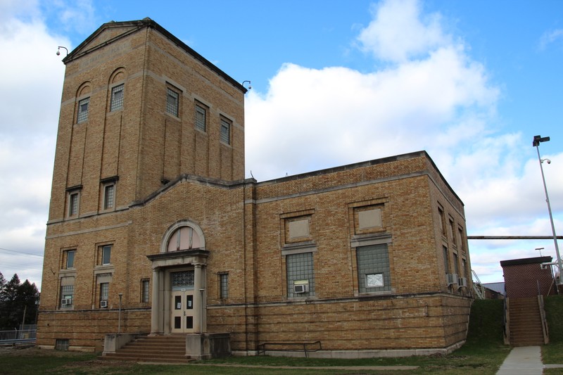 Filtration station, slated for demolition in 2017. Facing NW, taken Feb 2017, photo courtesy of Christina Rieth 