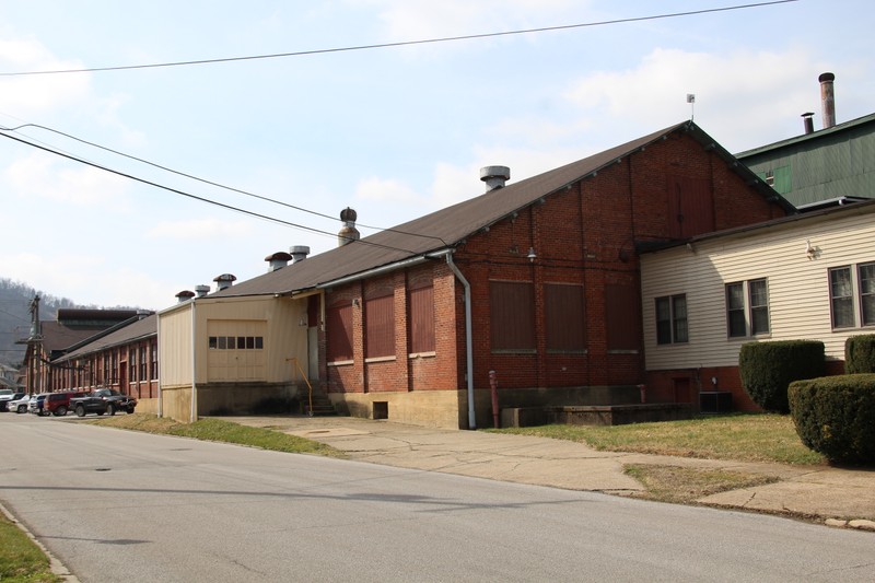 Outbuilding (the former site of Wheeling Stamping), facing SE, taken March 2017, photo courtesy of Christina Rieth