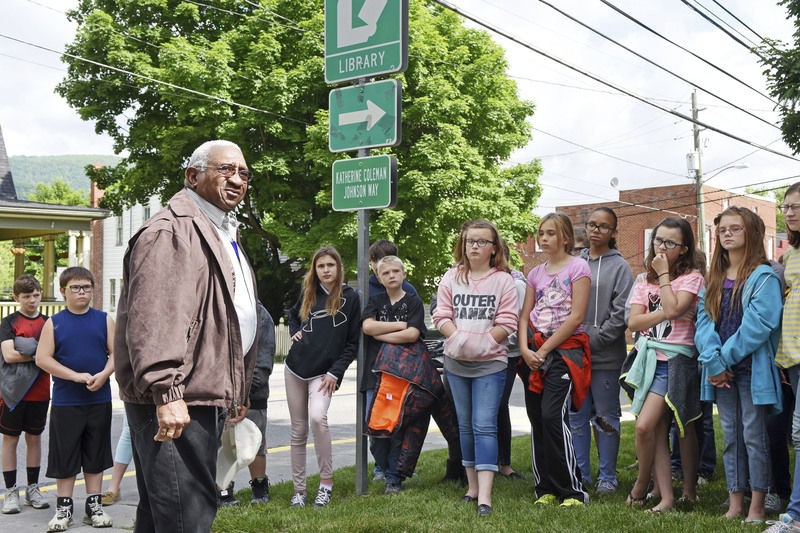 Street dedication ceremony, May 26, 2017