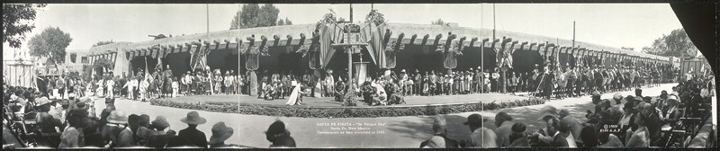 1921 photo of "de Vargas Days" ceremonies in Santa Fe. Courtesy of the Library of Congress. 