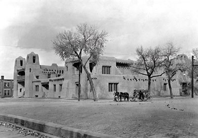 1920s photo of the museum. P.O.G photo archives, NM History Mus.