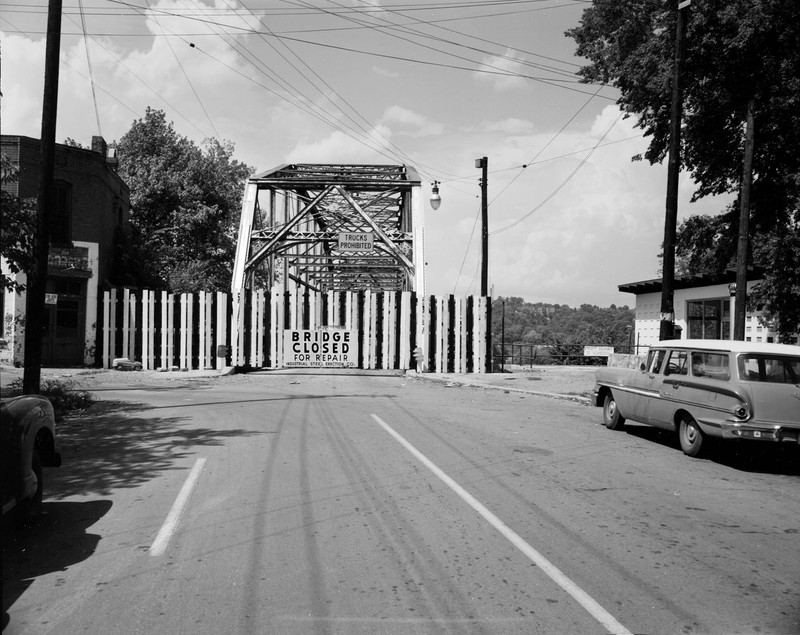 Walnut Street Bridge in the late 1950s.