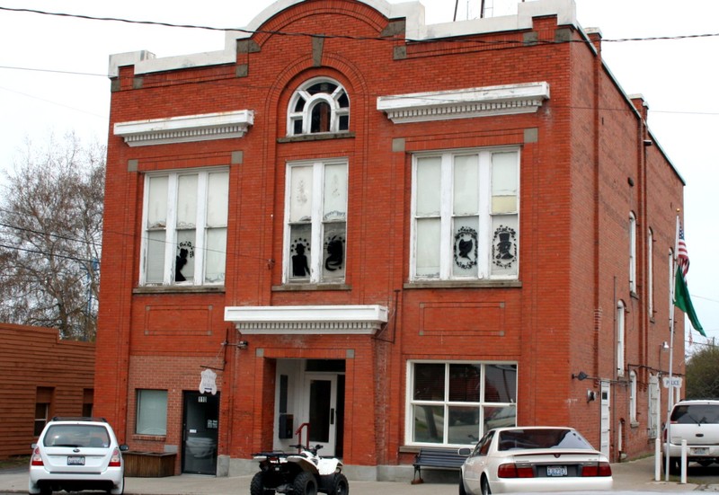 The museum shares the building with Rosalia City Hall.