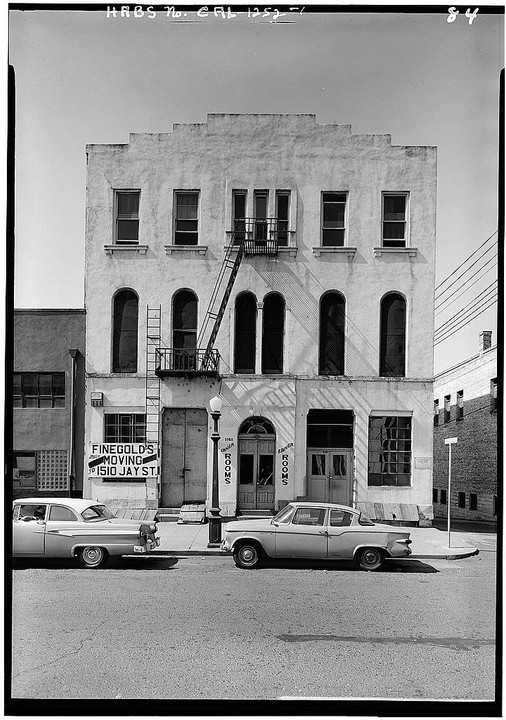 The Ebner experienced a steady decline in the late 1800s and well into the 20th century. This 1960 photograph does little to recall the hotel's 1850s grandeur.