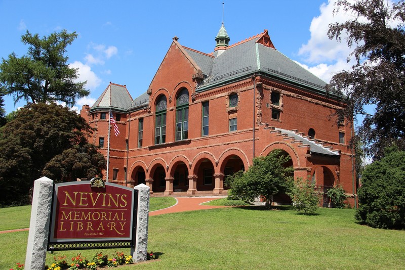 The street-facing side of the Nevins Memorial Library