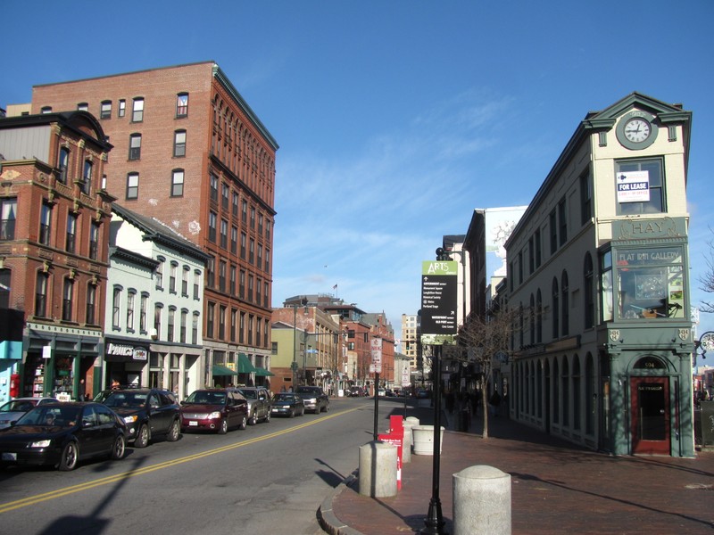 Congress Street and the H. H. Hay building in 2011, by user John Phelan of Wikimedia Commons