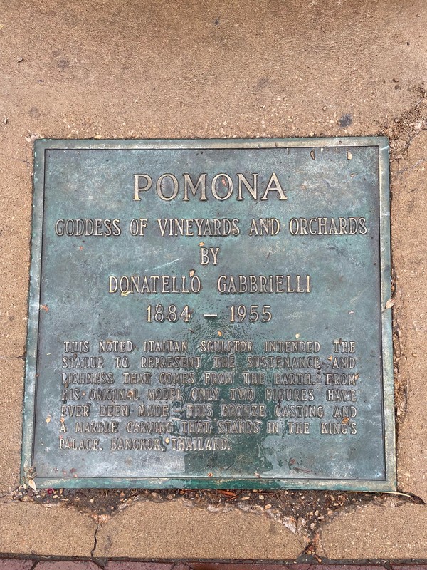 Font, Line, Grass, Commemorative plaque