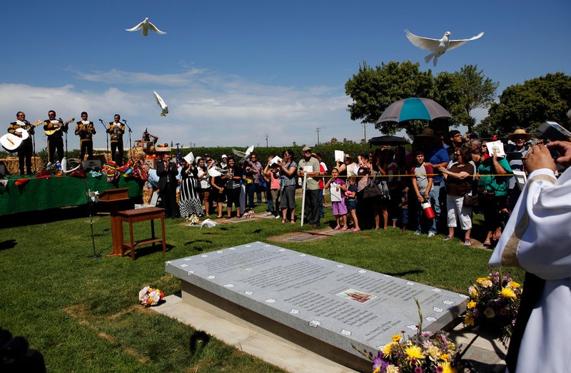 Los Gatos crash memorial dedication