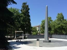 The thirty-three-foot high obelisk is surrounded by a granite wall the bears the name of soldiers who lost their lives in the war. 