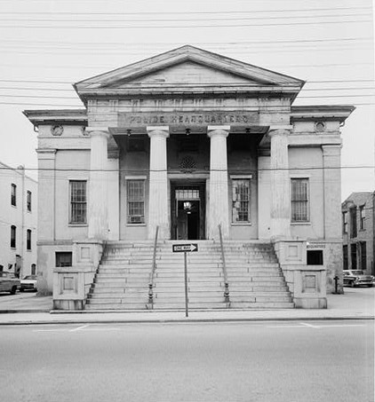 Greek Revival architecture makes an impressive statement and often appears in city buildings. Photo by HABS.