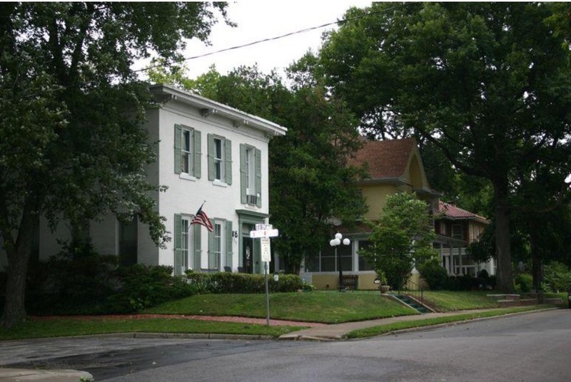 Federal-style house in the N. Esplanade Historic District in 2009 photo, facing northwest (KSHS)