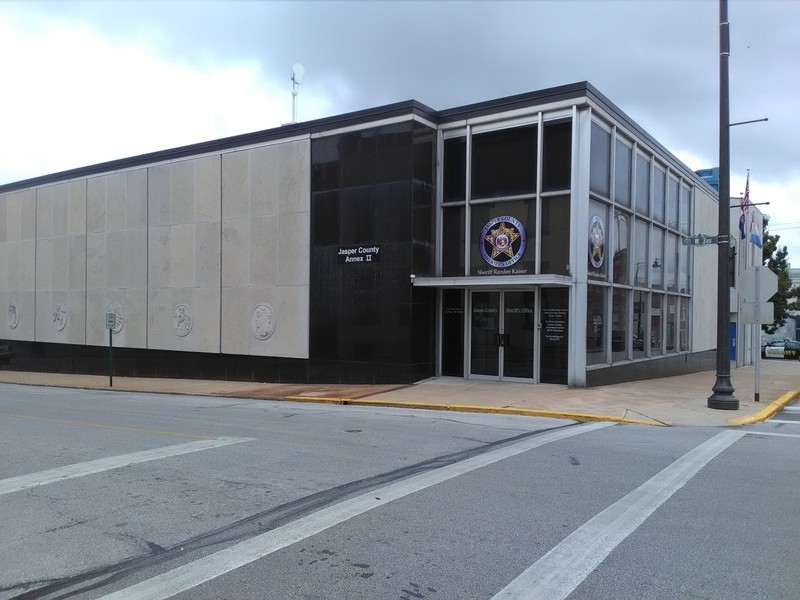 Former Bank of Carthage #2 building in 2017.