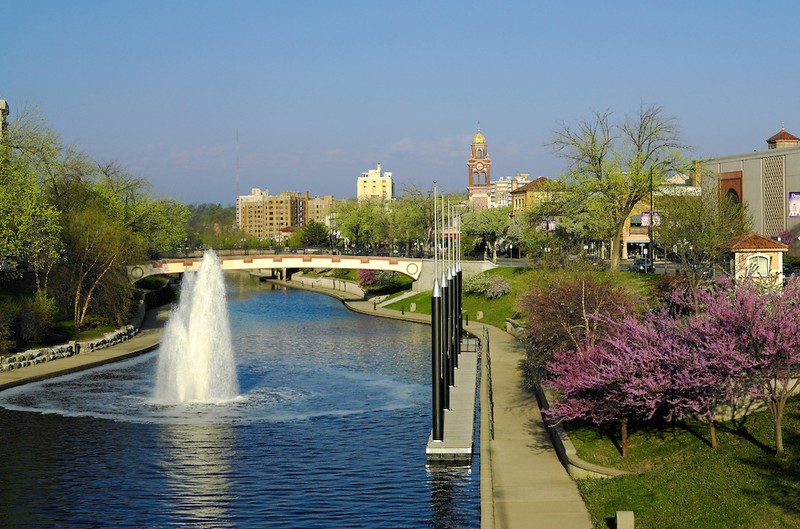 Brush Creek Plaza