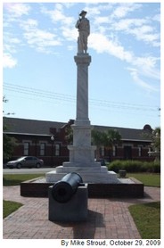 Waycross Confederate Monument- Full photograph