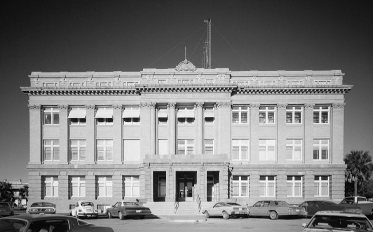 1979 photo of southwest elevation of Cameron County Courthouse by Bill Engdahl (HABS TX-3272)