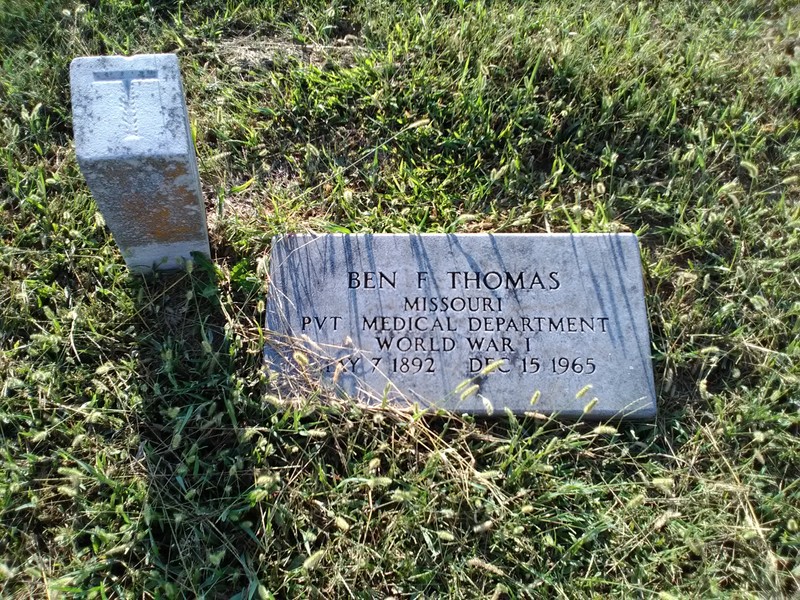 Headstone for Ben F. Thomas, World War I veteran.