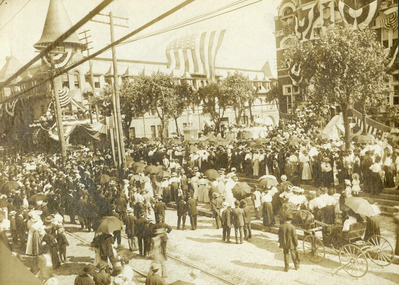 Photo of the dedication of the statue of the Solider's Monument outside the Harrison County Court House. Courtesy of the Harrison County VW Historical Society 