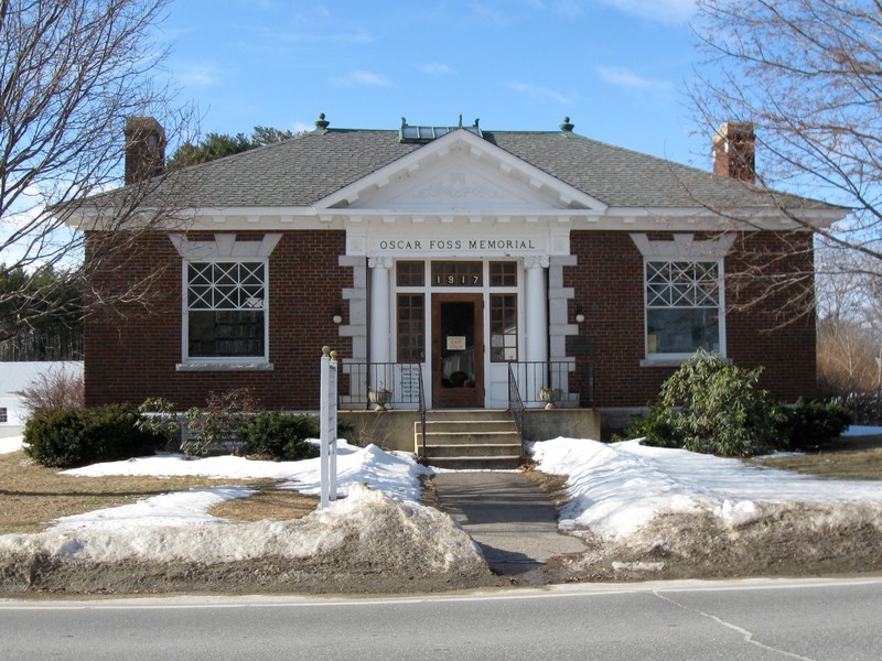 The Oscar Foss Memorial Library in February of 2010 by Ken Gallager of Wikimedia Commons