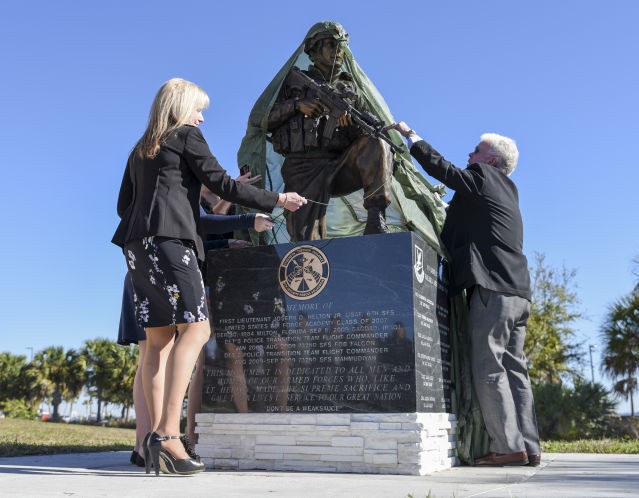 Unveiling of 1LT Helton statue