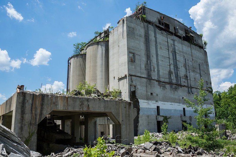 The Marquette Cement Plant as it stands in 2017.