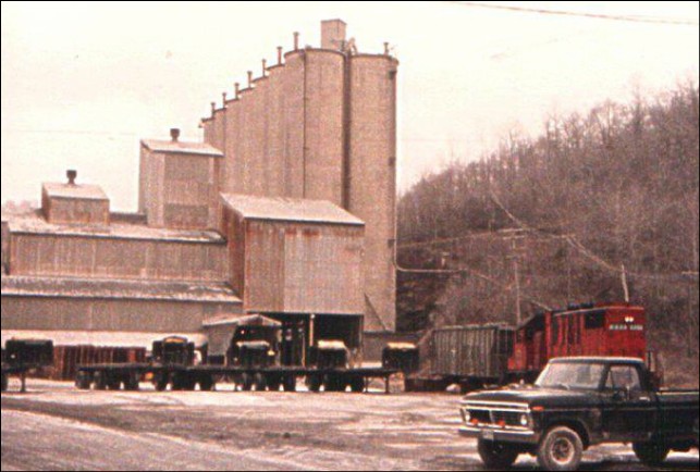 The Marquette/Lonestar Cement Plant (1964)