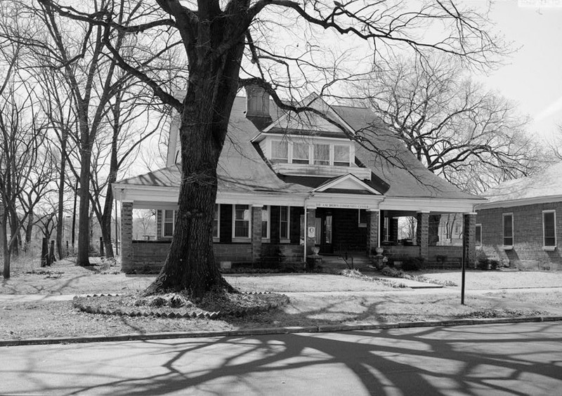The A.M. Brown House was built ca. 1908.