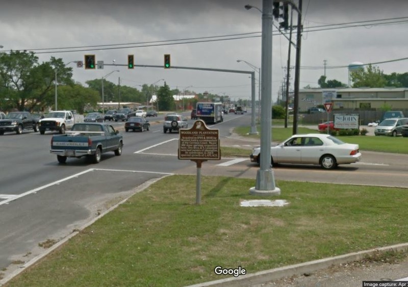 This is the busy intersection where the marker is located.