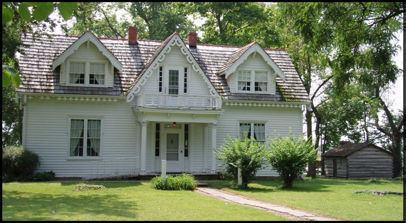 The Rice-Tremonti House, built in 1844