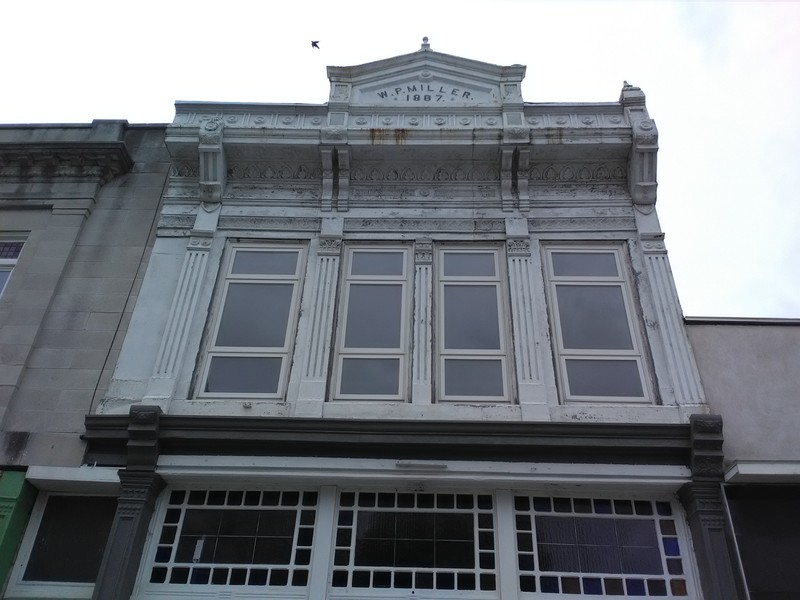 Details of second floor and cornice.