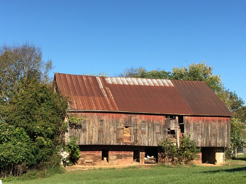 Snow Hill, barn