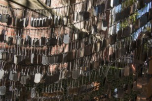 These dog tags produce a wind chime like sound