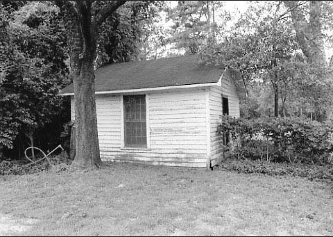 Photograph of detached kitchen building, Woodlands house yard, NRHP nomination