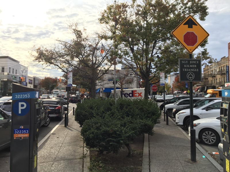 The square is a quite place between two busy thoroughfares