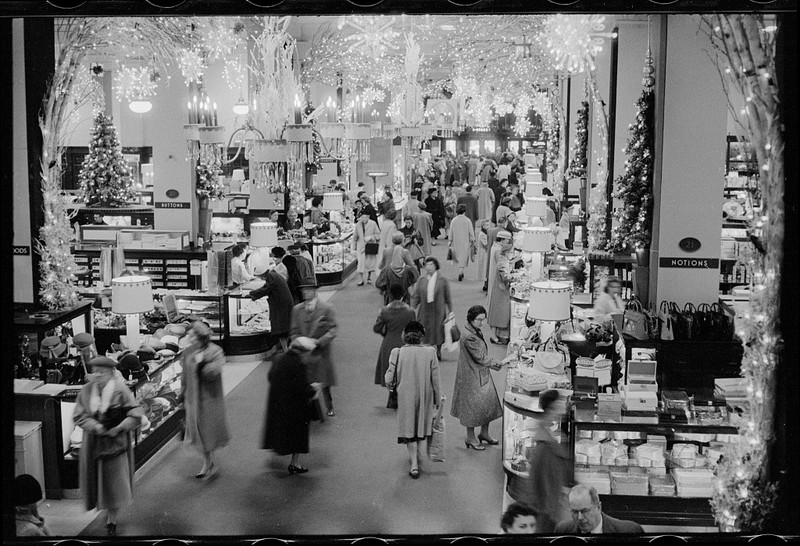 Christmastime in the 1950s, when Woodies would have up to 6,000 employees running the busy department store. Photo by Marion S. Trikosko, Library of Congress.