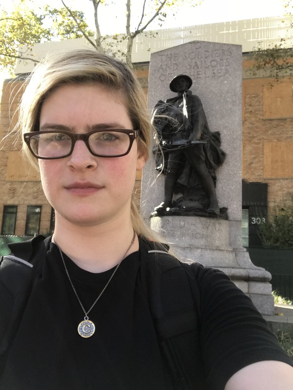 Selfie in front of the statue