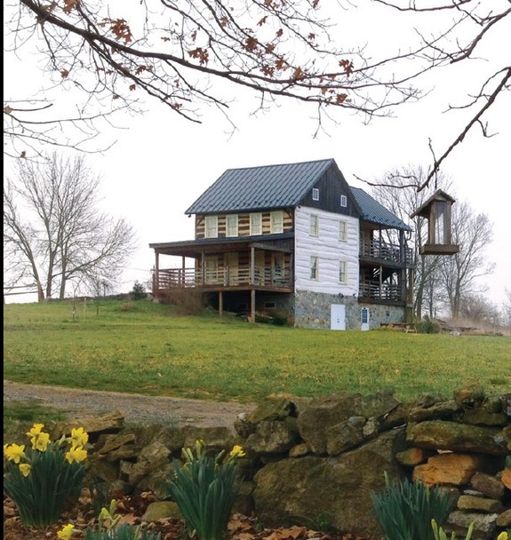 Welsh Barrens Visitor Center at the Conococheague Settlement.
A corner post log home that relocated to the Institute from Roxbury, PA (about 90 miles away). Features welcoming porches, meeting rooms, exhibits and a gift shop.