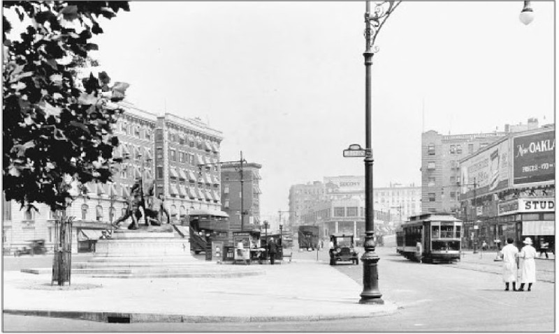 The Memorial in 1925