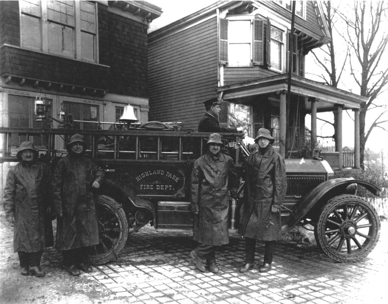 Photo in front of the firehouse in 1922