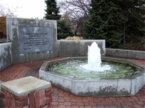 The fountain in downtown Pullman