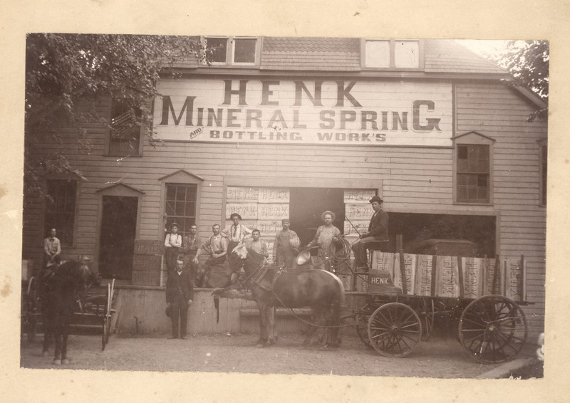 Wheel, Horse, Building, Working animal